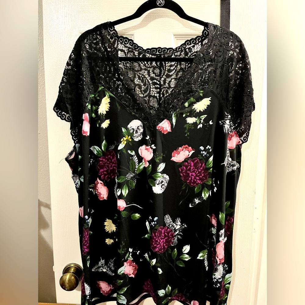 Black skull & rose blouse